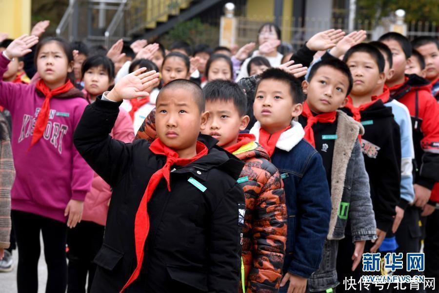 闽北山区寄宿小学开学 留守儿童“回家”