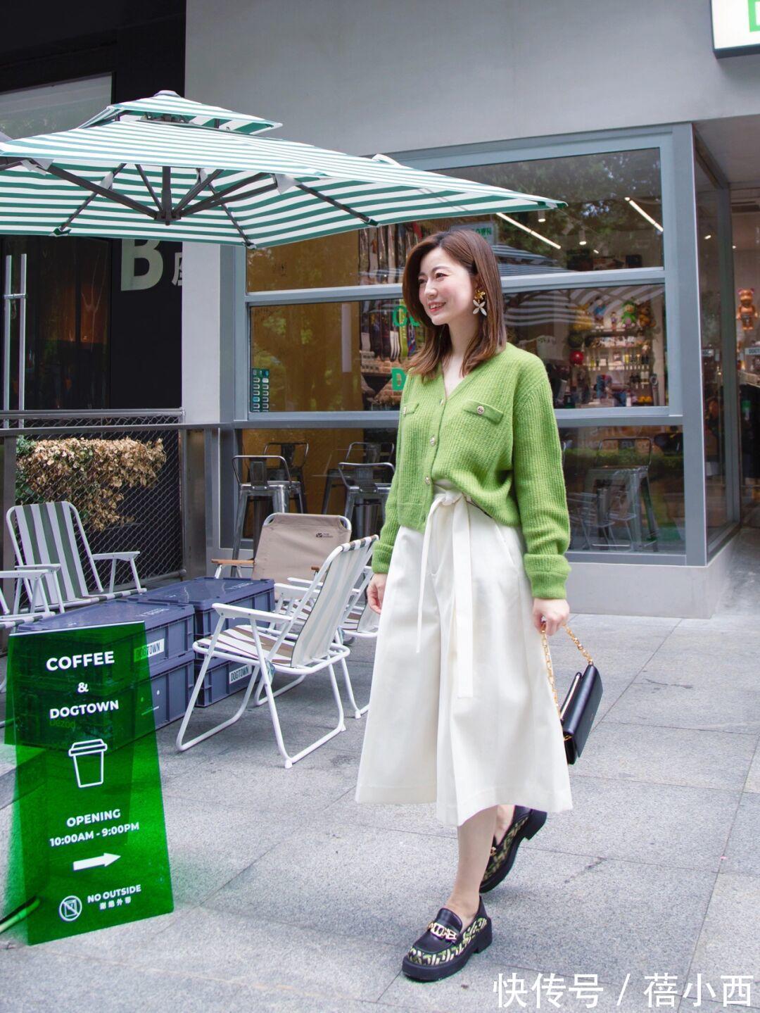 开衫 春天穿衣无需复杂,用“针织开衫”打造潮流感,出街绝对赚足眼球