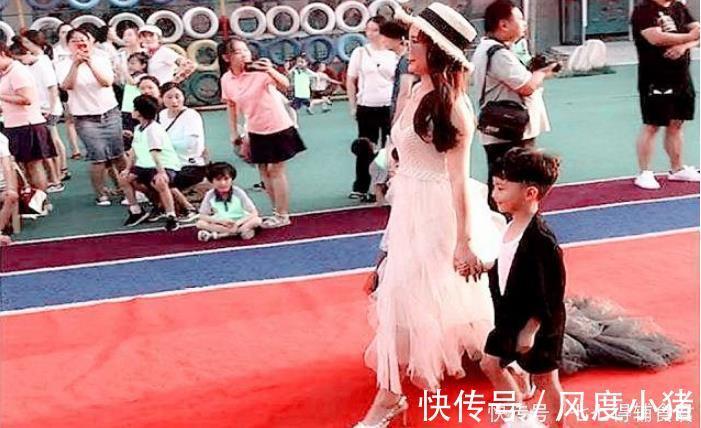 当家长们|爸爸穿''工作服''开家长会,照片传上网引起争议:不怕孩子被孤立