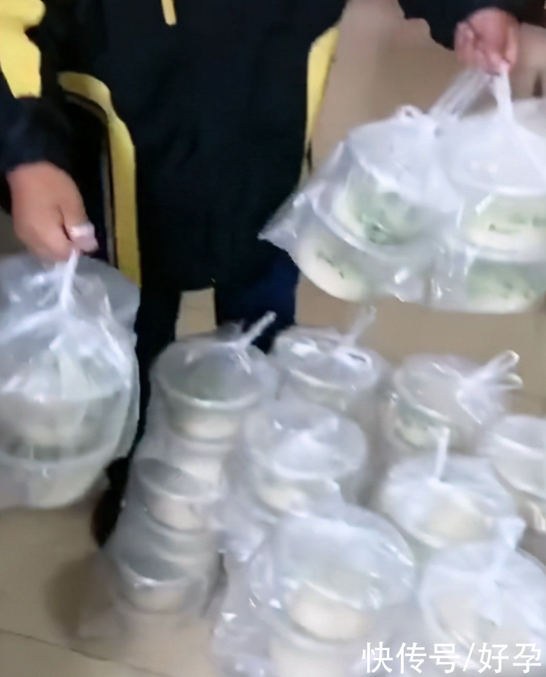 智能手机|三岁娃用爸爸手机下单点了100碗炸酱面,家长的处理方法很高明