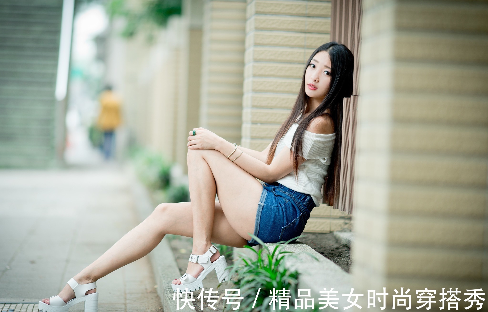 穿搭|暑假即将来临，这位小姐姐的出游穿搭很是休闲舒适