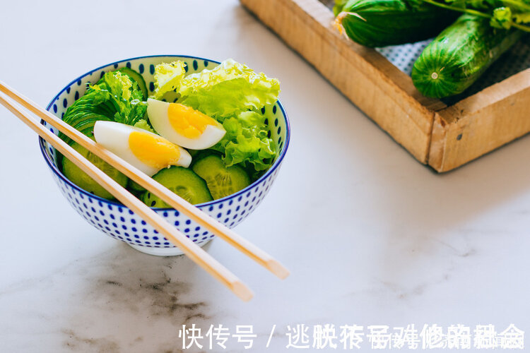 甘油三酯|平白无故出现3个症状,说明你的血脂很高了!不能再坐视不管