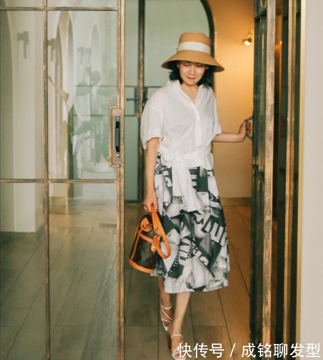 单品|被这些中年妈妈圈粉,每一套穿搭都值得借鉴,时髦高雅又显年轻