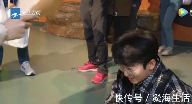 跑男|宋雨琦跟導(dǎo)演被爆戀情,怪不得baby會輸,這瓜太好磕了