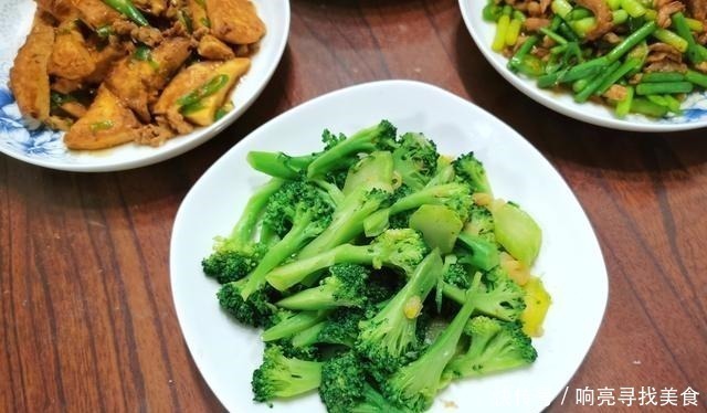 80后夫妻的晚餐,拒绝假精致,营养均衡味道香,烤地瓜味道绝了!