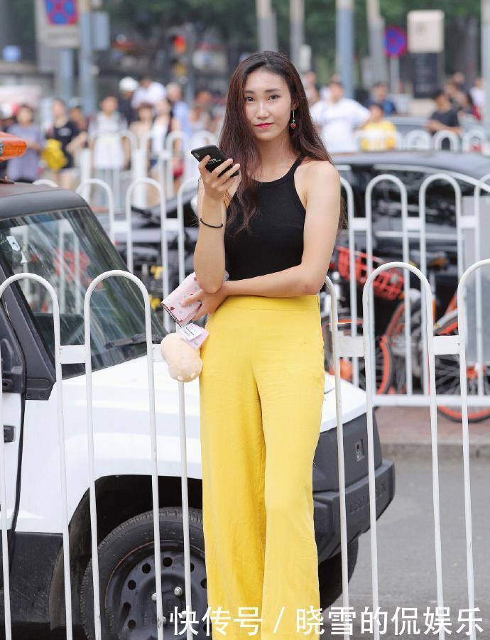 小姐姐|漂亮的黄颜色的裤子,额米女属于魔鬼身材类型吧!