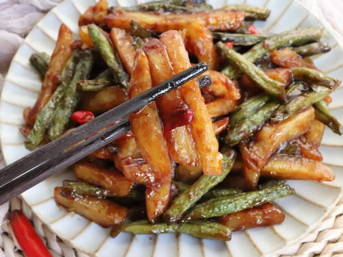 快手|土豆烧豆角，简单快手家常菜，口感好味道浓，隔三差五吃一回