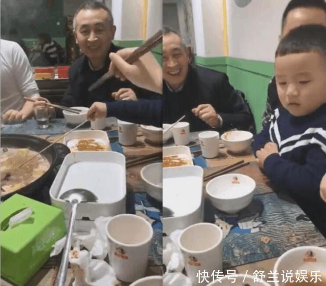 女儿生气踢妈妈，爸爸过来就是一脚