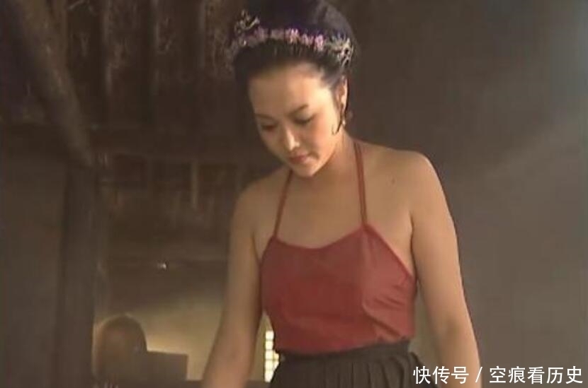 嫉恶如仇的武松就连猛虎都要打死,为何对孙二娘却是搂住不打?