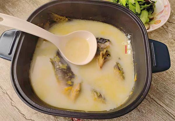 槐花|日常午餐三菜一汤,菜肴咸鲜下饭,汤品鲜美好喝,成本才30多元