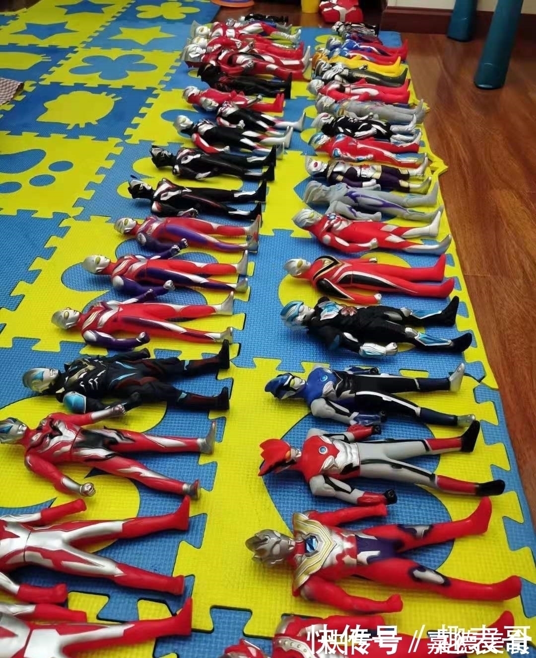 特利迦|网友调侃养儿子像养奥特曼,家里奥特曼玩具堆成山,一口气认不完