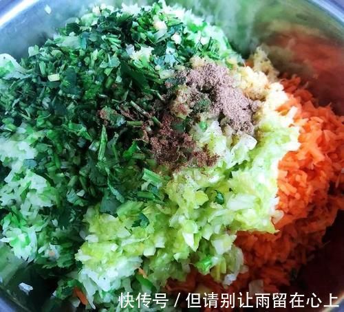 玉米淀粉|酥炸萝卜丸子,外酥里嫩,无肉比肉香,凉了也好吃
