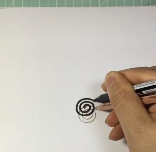 美术生画@美术生画3D蚊香作品,成画后真假难辨,网友:居然能点燃?