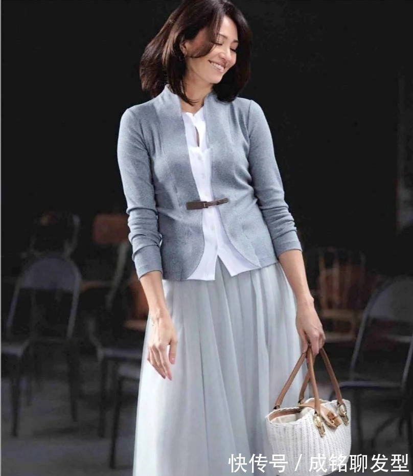 针织衫|轻松甩掉路人感,跟着日本大龄博主学穿搭,年过五十照样美得出众