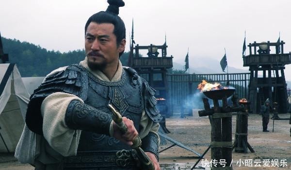 吕布|华雄骁勇善战,为何却死于非命,原因与吕布有关