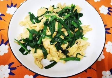 吃了20年韭菜炒鸡蛋，才知道自己一直错了，用对方法，好吃不过火