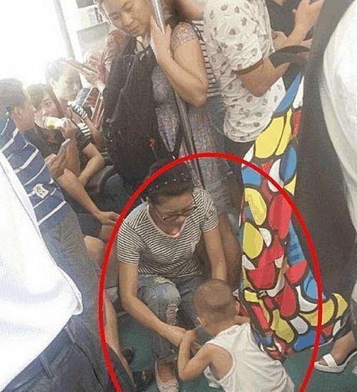 家长|熊孩子摔坏20万“手办”,家长态度强硬一堆破塑料,别想讹钱