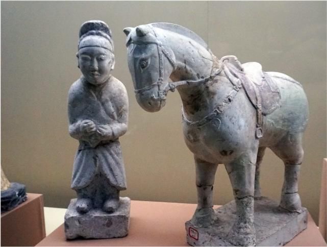 发现|考古挖掘不久即发现盗洞,被笑与盗墓走一条路,进入墓室后意外了