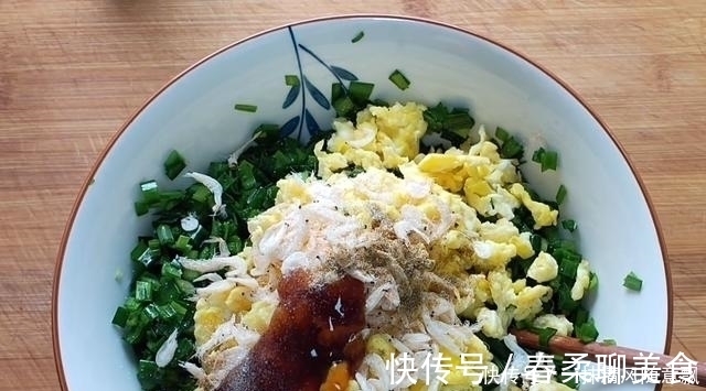 懒人春卷做法不和面，不揉面，15分钟做一锅，酥脆又鲜香