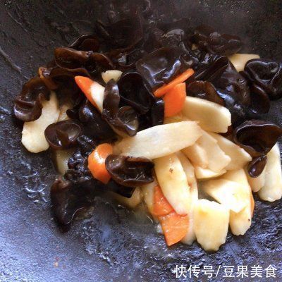 时蔬界的经典黑白配，山药炒木耳