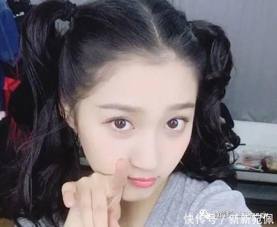 头发|学院风的女生发型扎发，好看自然又简单，特别唯美