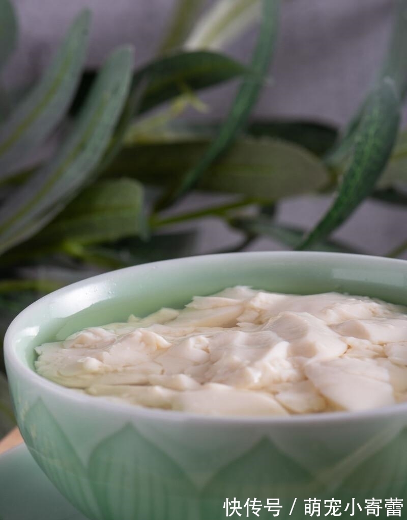 豆腐脑自制方法：不用石膏，口感嫩滑雪白漂亮，1斤黄豆全家管够