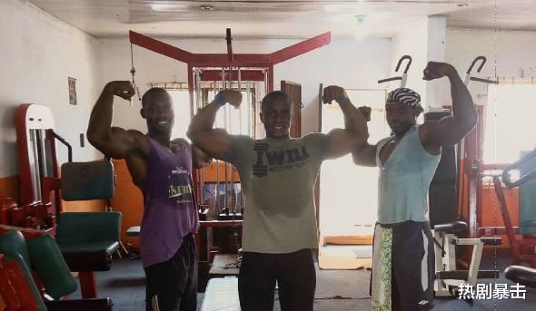 非洲|非洲穷小哥,通过健身娶村花开健身房,这才是真正的逆袭