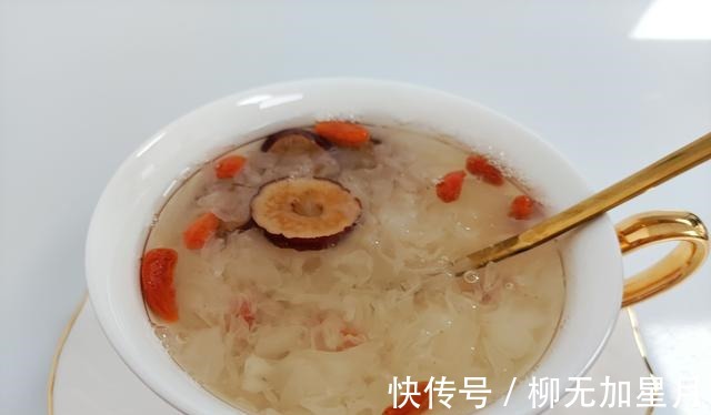 枸杞|原来银耳羹还能这么吃,十五分钟又稠又美味,早上吃它也太好了!