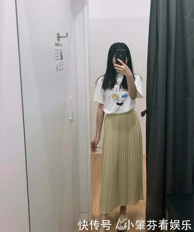 搭出|优衣库太好搭了,一条半身裙就能搭出8种风格,跟着穿时髦不重复