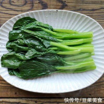 白灼菜心时，记得加点它，菜心翠绿鲜嫩，清脆爽口