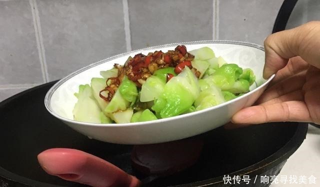 春季，遇见这菜多买点，简单拌一拌，补钙质，大人小孩都爱吃