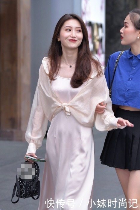 有气质|虽然右边的姐妹腿更美,可奈何差一双高跟鞋