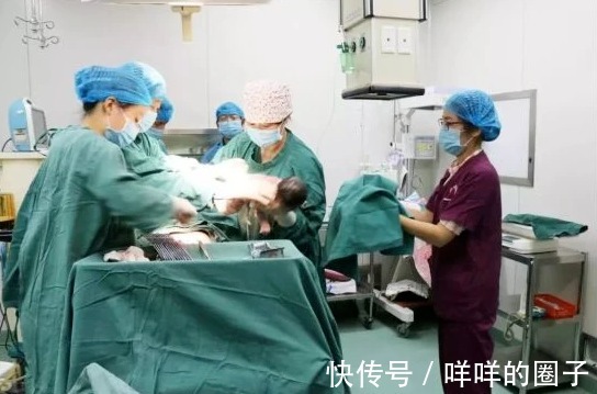 足球队|孕妇肚子这么大?这是怀了几个?医生:一胎一个足球队!