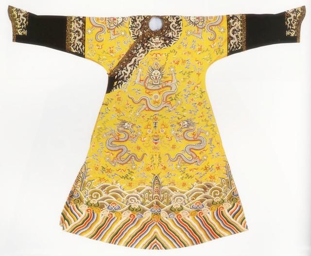 天天|天天在电视上见的龙袍，你知道有多贵吗？制作一件至少要919人