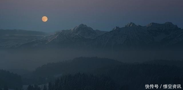 隐士@王维写黄昏的一首诗,只有短短8句,却惊艳了世人一千多年