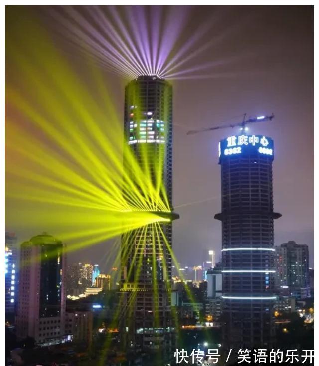 商圈|两路口的“重庆中心”何时竣工?能否成为重庆真正的中心?