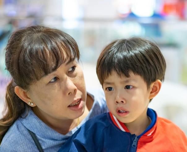玩具|孩子哭闹时，吼、哄、冷处理都不合适，建议使用“情绪五步法”！