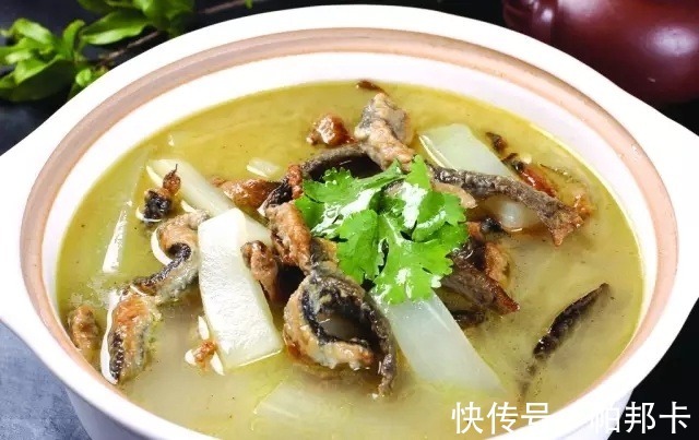 运动能力|可别小瞧泥鳅，加点黑豆和芝麻，不出二周，腰疼腿麻统统灭掉