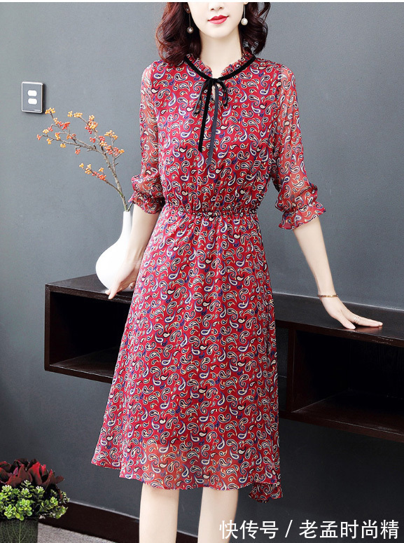 版型 别以为女人年纪大了就不能穿碎花裙,看看下面这些,一个比一个有气质