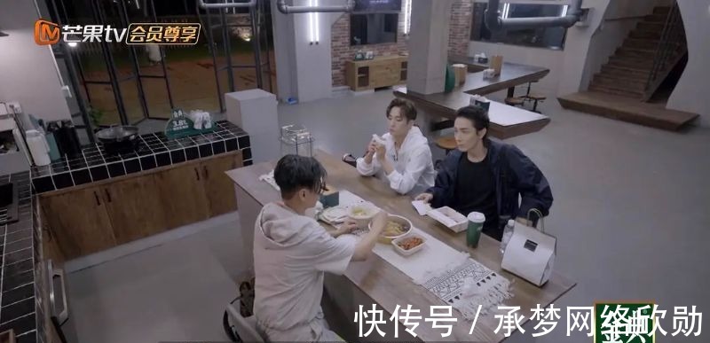 小白兔|晉爸鉉媽聊帶熊兒子日常!這瘋狂的家庭氛圍感太好嗑了!