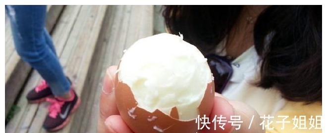 开裂|煮鸡蛋时加点它就行,鸡蛋不开裂还自动脱壳,吃起来更香更嫩!