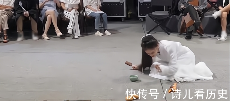 巧乐兹|《萌探探探案》林允暴露演技缺陷，与黄子韬无CP感，还是杨紫厉害