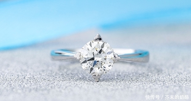 一克拉钻戒多少钱？挑选钻戒时，应该注意哪些方面？