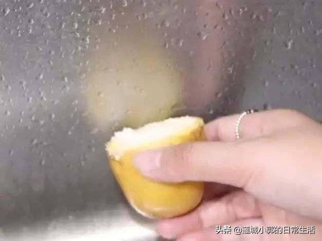 妙用|土豆在裤子上擦一下，解决了好多人的大烦恼，还不清楚就吃大亏了