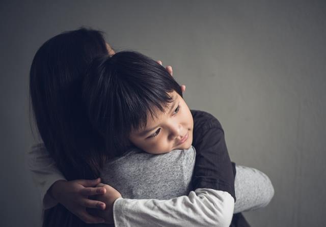 家庭关系|家庭教育中最大的不幸:父亲缺位、母亲越位、家庭关系错位!