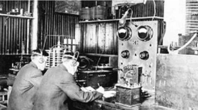 上级|外国汉语专家监听我军电报，30天后向上级汇报：他们不讲中国话