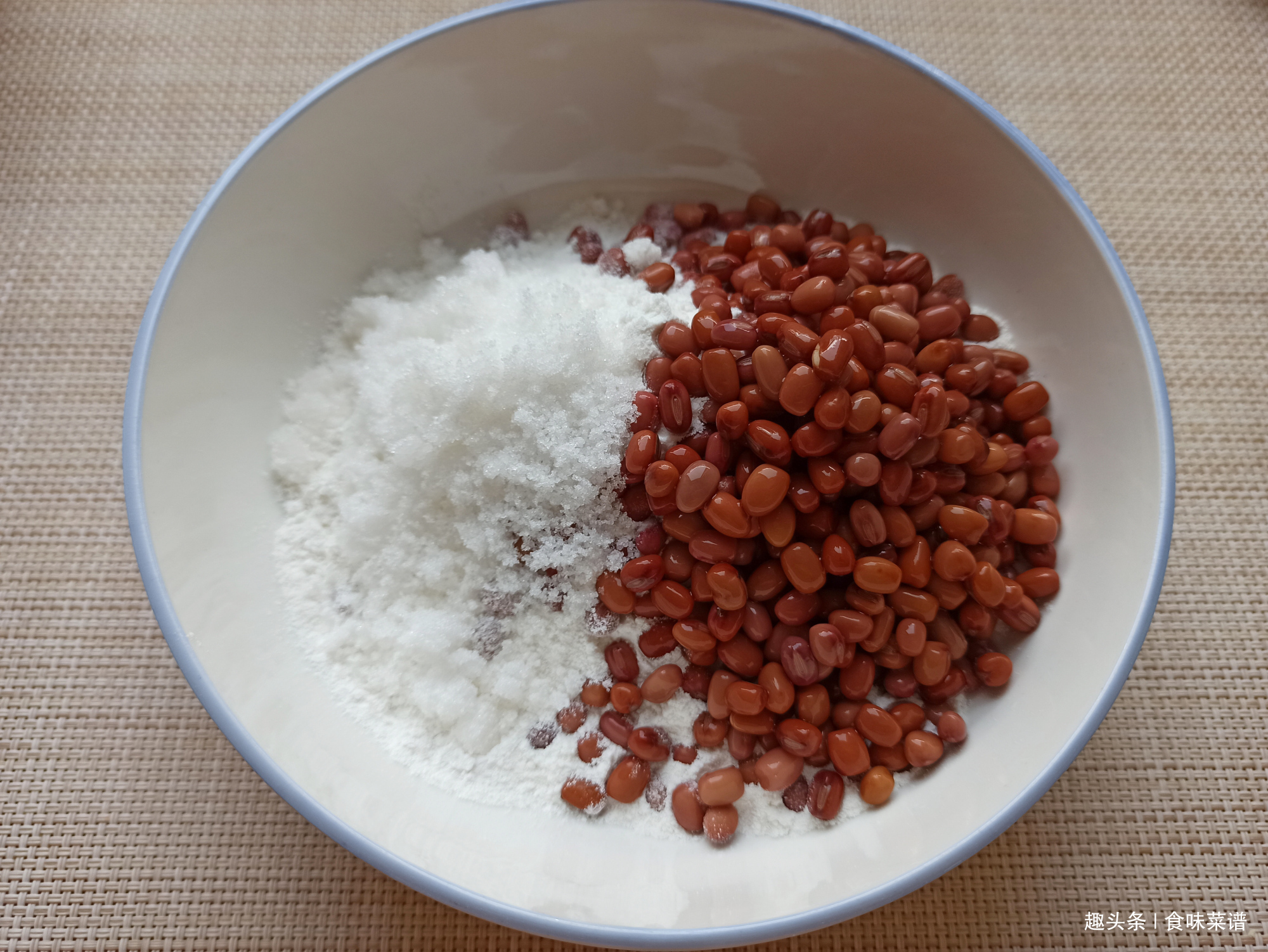 想吃红豆糕不用买,一揉一切,做法比馒头还简单,软糯Q弹特解馋