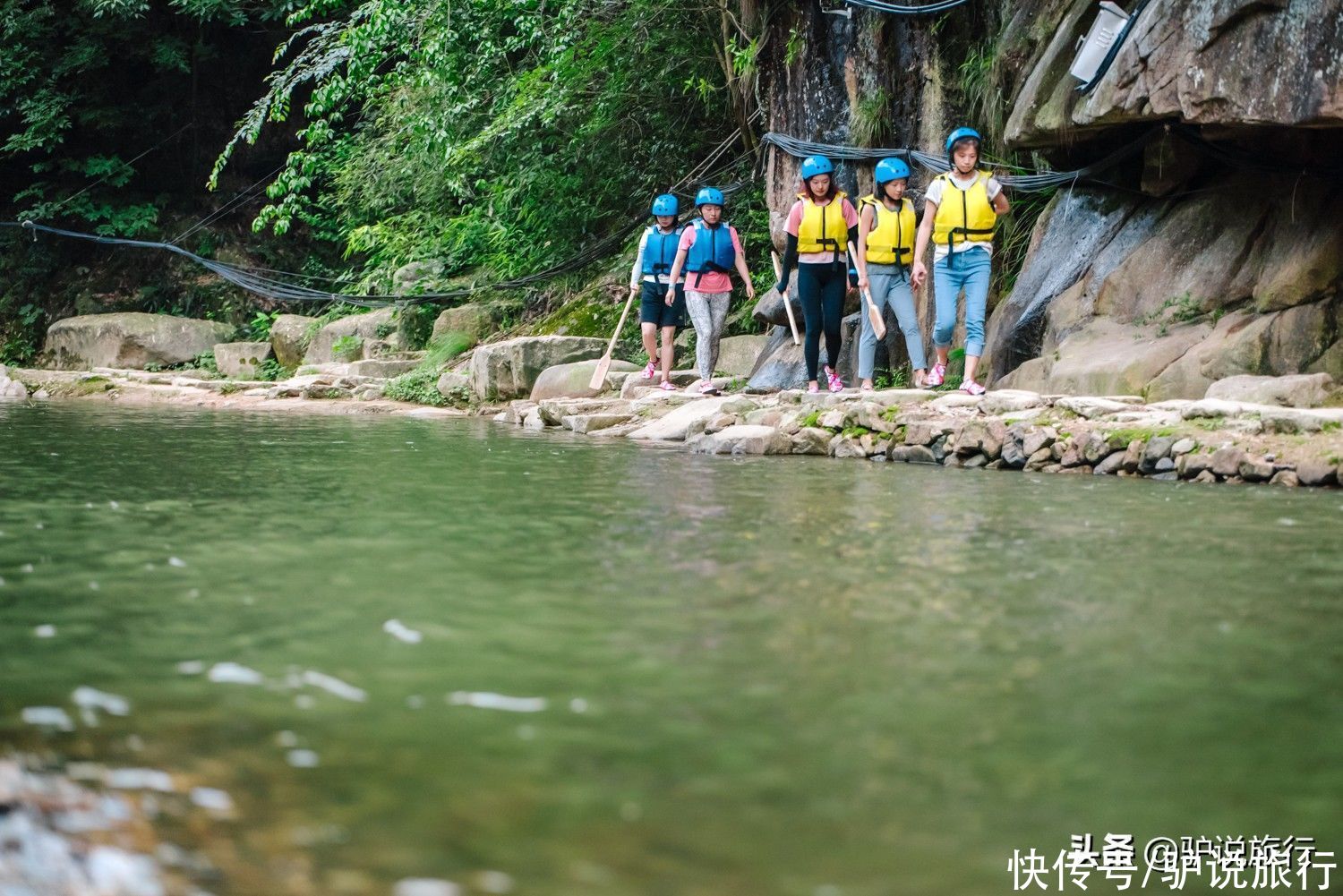 何洛洛|张彬彬何洛洛湿身啦！《极限挑战》最新取景地——安吉仙龙峡