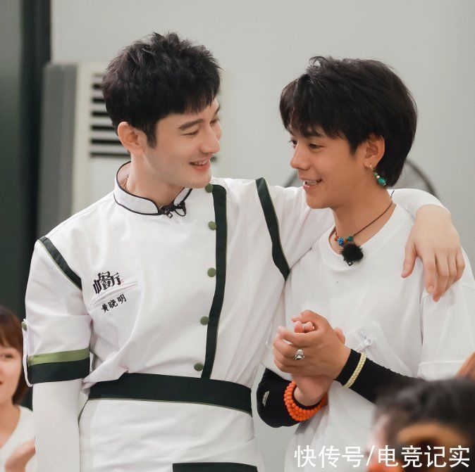 《中餐厅5》下期精彩，赵丽颖带2位闺蜜做客，却吃到没煮熟的米粉