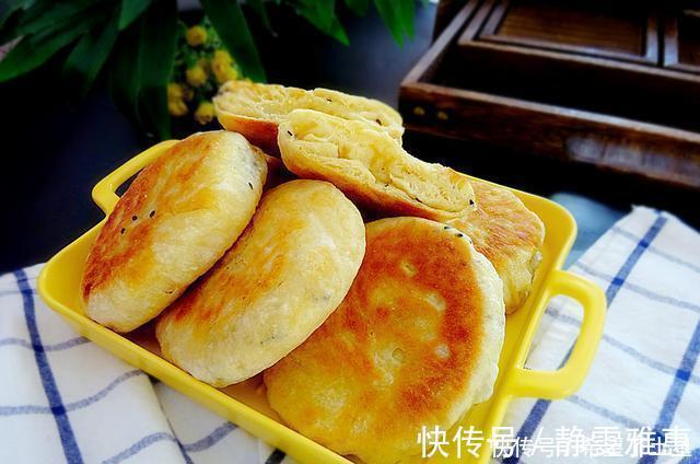 冬天迷上做这饼,掌握2个窍门,暄松香软不吸油,养胃又顶饱!